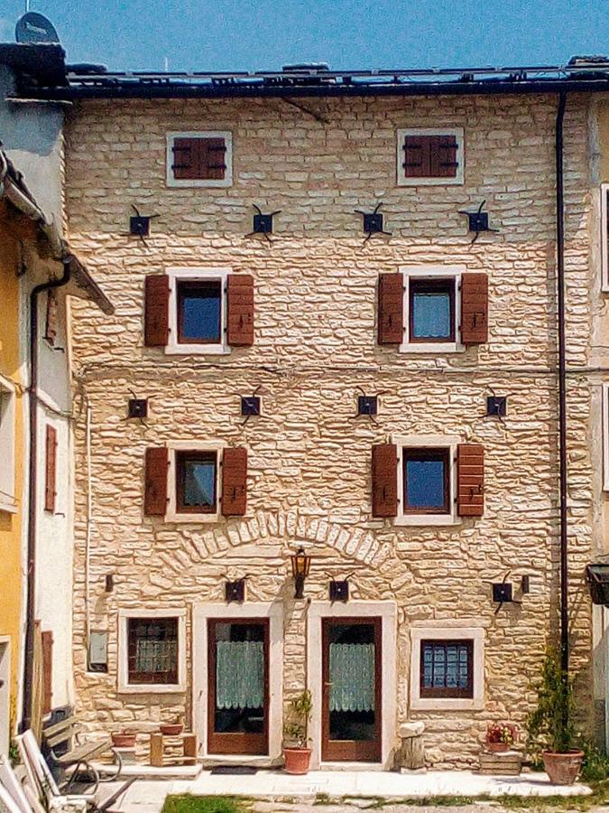Da Andrea E Raffaella Guest House Sant'Anna d'Alfaedo ภายนอก รูปภาพ