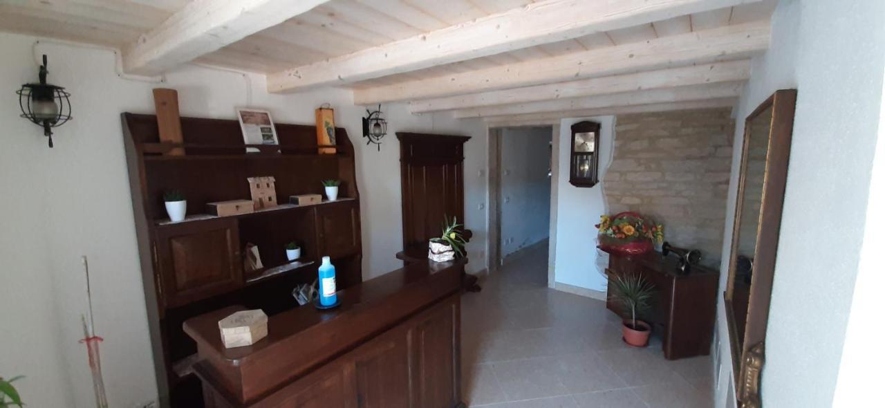 Da Andrea E Raffaella Guest House Sant'Anna d'Alfaedo ภายนอก รูปภาพ
