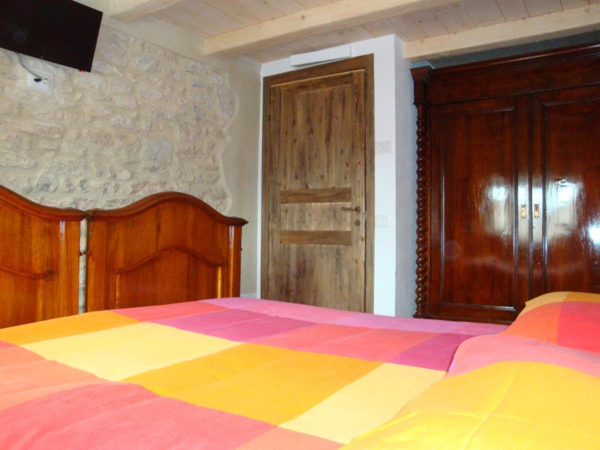 Da Andrea E Raffaella Guest House Sant'Anna d'Alfaedo ภายนอก รูปภาพ