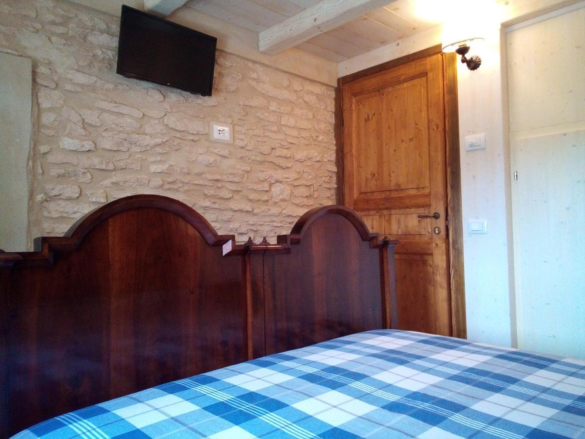 Da Andrea E Raffaella Guest House Sant'Anna d'Alfaedo ภายนอก รูปภาพ